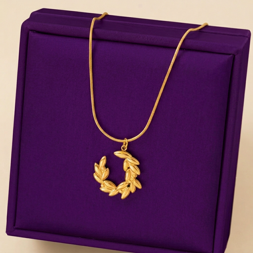Crescent Moon Design Anti-Tarnish Pendant
