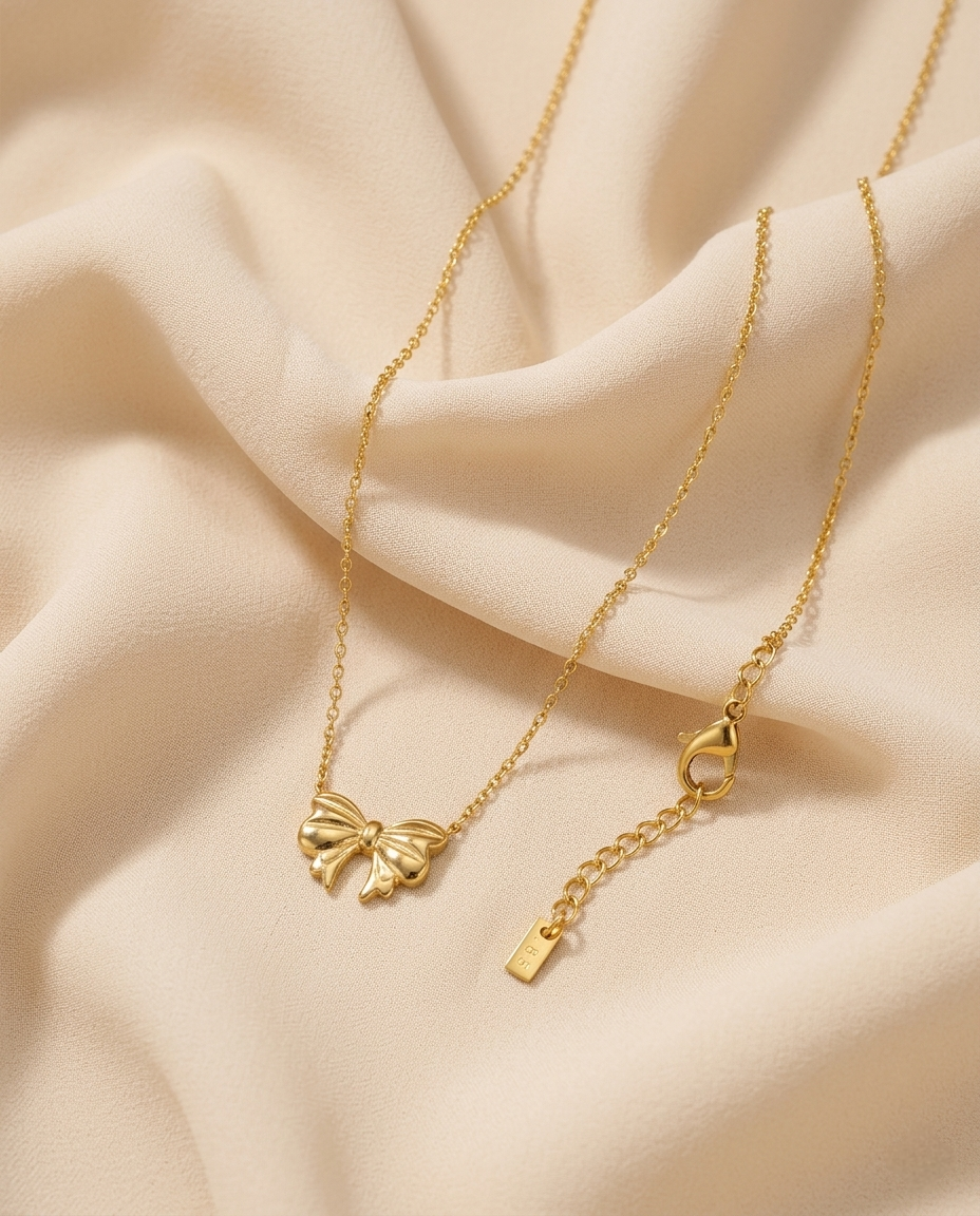 Stylish Bow Motif Pendant
