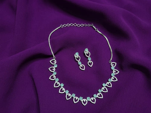 AD - Emerald Stone Heart Design Necklace Set - ae
