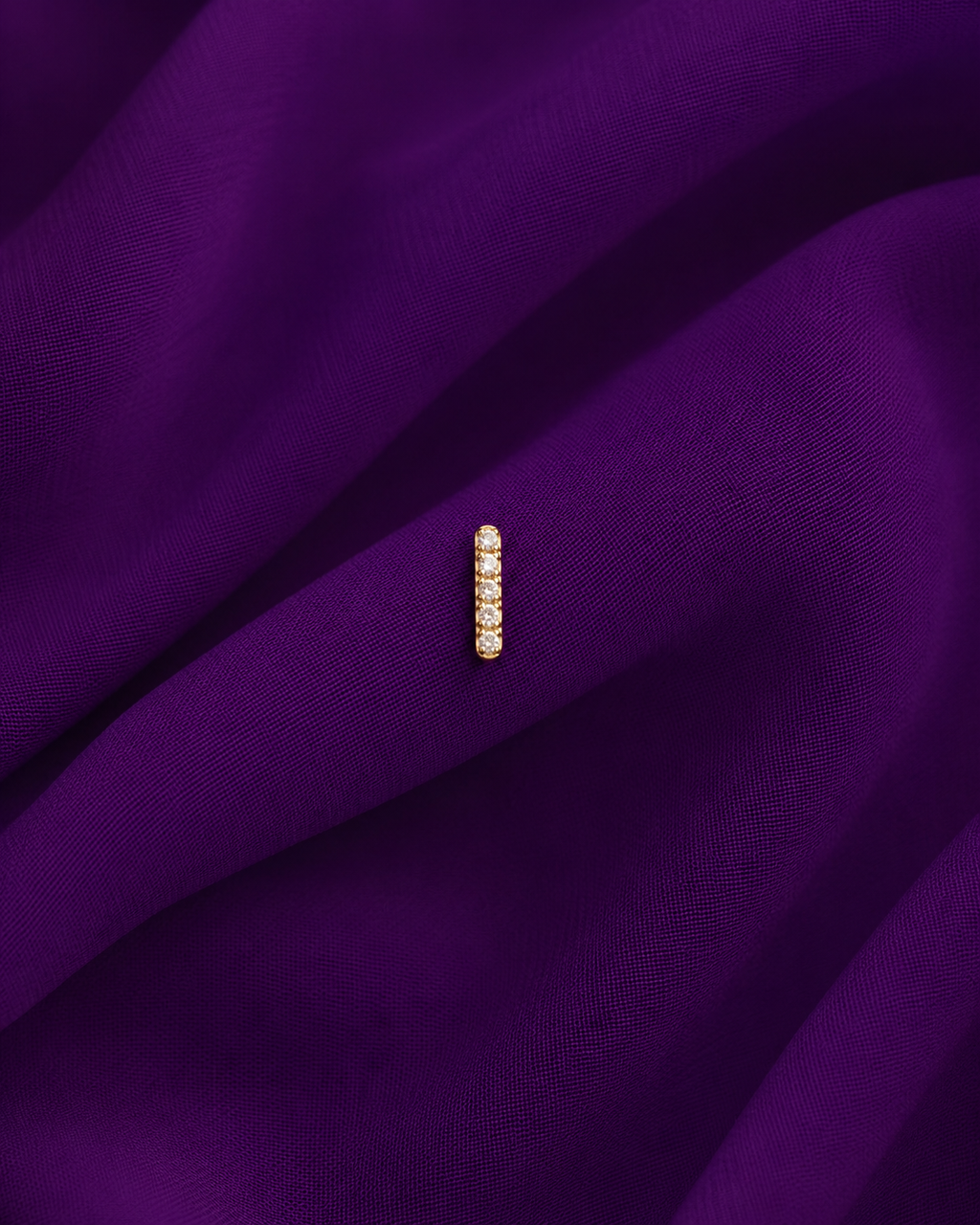 Lumi Line Nose Pin