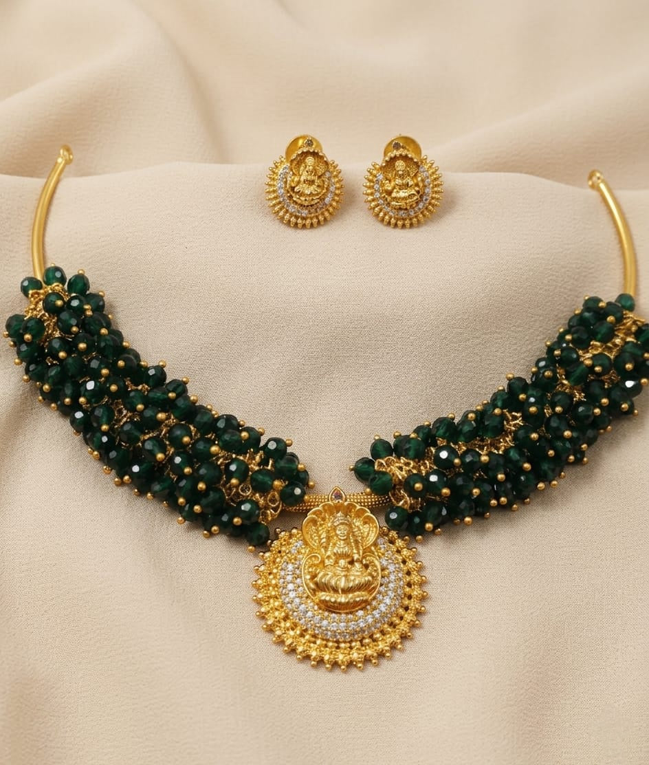 Traditional Lakshmi Hasli Jewellery Set
