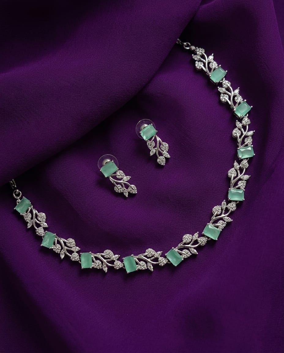 Leaf Vine Necklace Set