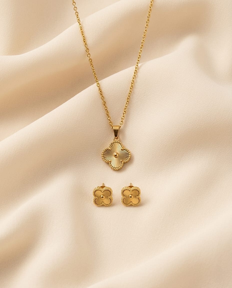 Grace Clover Pendant Set