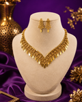 Kasavu Ilakkathali Necklace Set with Earrings